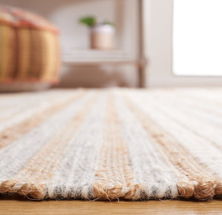 Safavieh Kilim KLM443F Natural / Grey Area Rug Detail