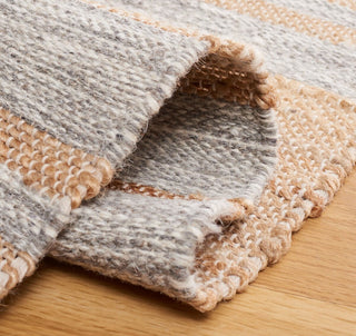 Safavieh Kilim KLM443F Natural / Grey Area Rug Detail