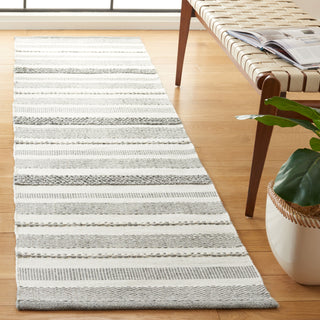 Safavieh Kilim KLM445G Silver / Ivory Area Rug Room Scene