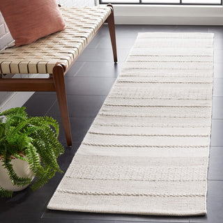 Safavieh Kilim KLM446F Ivory / Grey Area Rug Room Scene Feature