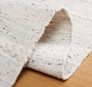 Safavieh Kilim KLM446F Ivory / Grey Area Rug Detail