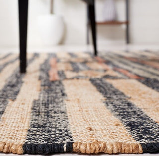 Safavieh Kilim KLM709A Natural / Black Area Rug Detail