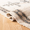 Safavieh Kilim KLM762A Ivory / Black Area Rug Detail