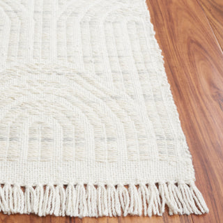 Safavieh Kilim KLM765F Light Grey / Ivory Area Rug Detail