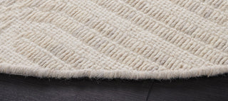 Safavieh Kilim KLM765F Light Grey / Ivory Area Rug Detail