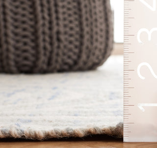 Safavieh Kilim KLM765M Blue / Ivory Area Rug Detail