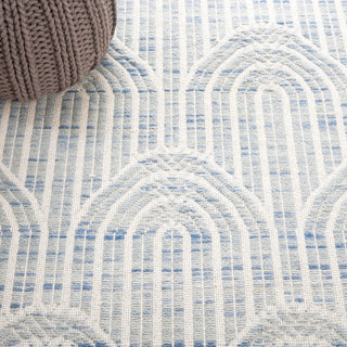 Safavieh Kilim KLM765M Blue / Ivory Area Rug Detail