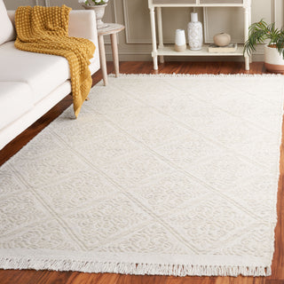 Safavieh Kilim KLM766F Light Grey / Ivory Area Rug Room Scene