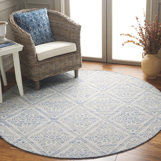 Safavieh Kilim KLM766M Blue / Ivory Area Rug Room Scene