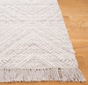 Safavieh Kilim KLM767B Beige / Ivory Area Rug Detail