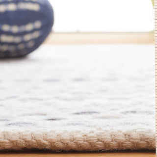 Safavieh Kilim KLM954H Ivory / Dark Grey Area Rug Detail