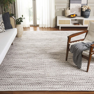 Safavieh Kilim KLM954T Ivory / Brown Area Rug Room Scene Feature