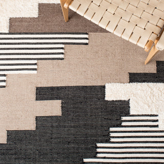 Safavieh Kenya KNY278Z Black / Ivory Area Rug Detail