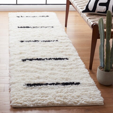 Safavieh Kenya KNY750Z Ivory / Black Area Rug Room Scene Feature