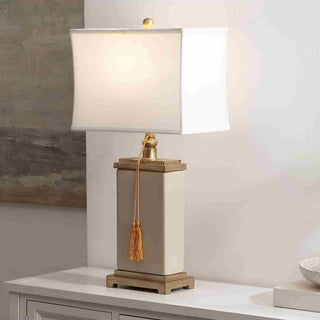 Safavieh Amiliana LIT4000A Creme Lamp Room Scene On Feature