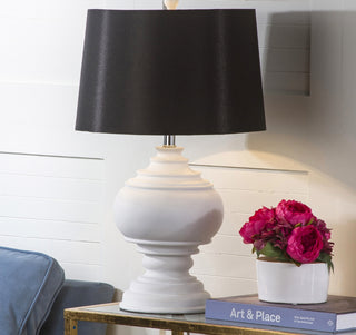 Safavieh Callaway LIT4257A Creme / Black Lamp Room Scene On Feature