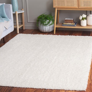 Safavieh Lindsay Shag LNS560 Ivory Area Rug Room Scene Feature