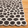 Safavieh Manhattan MAN475H Charcoal / Ivory Area Rug Detail