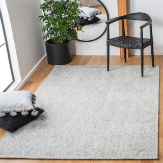 Safavieh Metro MET124F Grey Area Rug Room Scene