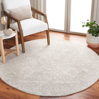 Safavieh Metro MET176B Beige / Grey Area Rug Room Scene Feature