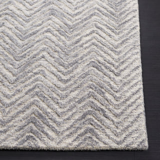 Safavieh Metro MET181G Silver Area Rug Detail