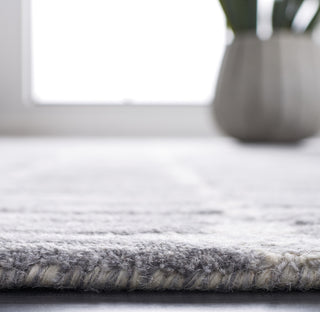 Safavieh Metro MET182G Silver / Grey Area Rug Detail