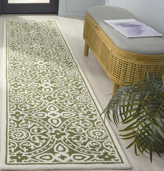 Safavieh Metro MET256Y Green / Ivory Area Rug Room Scene Feature