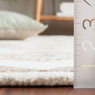 Safavieh Metro MET375A Ivory / Grey Area Rug Detail