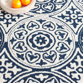 Safavieh Metro MET377M Blue / Ivory Area Rug Detail