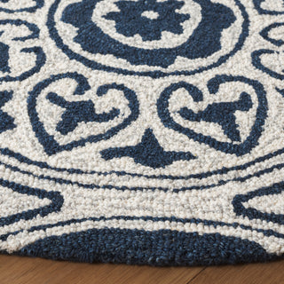 Safavieh Metro MET377M Blue / Ivory Area Rug Detail