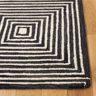 Safavieh Metro MET454Z Black / Beige Area Rug Detail