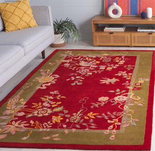 Safavieh Metro MET725Q Red / Green Area Rug Room Scene Feature