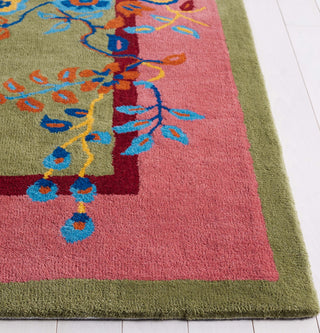 Safavieh Metro MET725Y Green / Pink Area Rug Detail