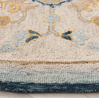 Safavieh Metro MET726B Beige / Grey Area Rug Detail