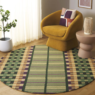 Safavieh Metro MET852Y Green / Gold Area Rug Room Scene Feature