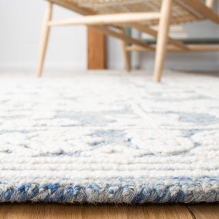 Safavieh Metro MET907M Blue / Ivory Area Rug Detail