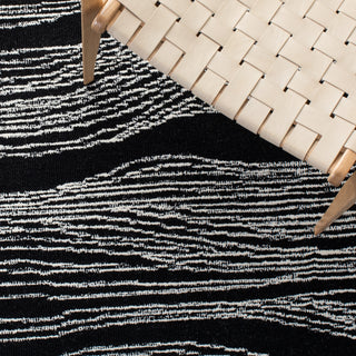 Safavieh Metro MET995Z Black / Ivory Area Rug Detail