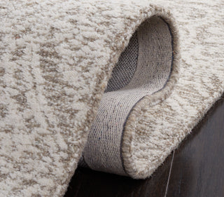 Safavieh Metro MET998A Natural / Ivory Area Rug Detail