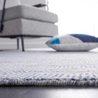 Safavieh Mirage MIR125M Blue / Ivory Area Rug Detail