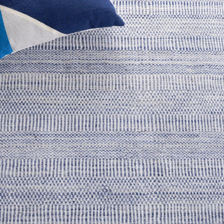 Safavieh Mirage MIR125M Blue / Ivory Area Rug Detail