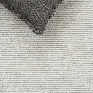 Safavieh Mirage MIR375F Ivory / Grey Area Rug Detail