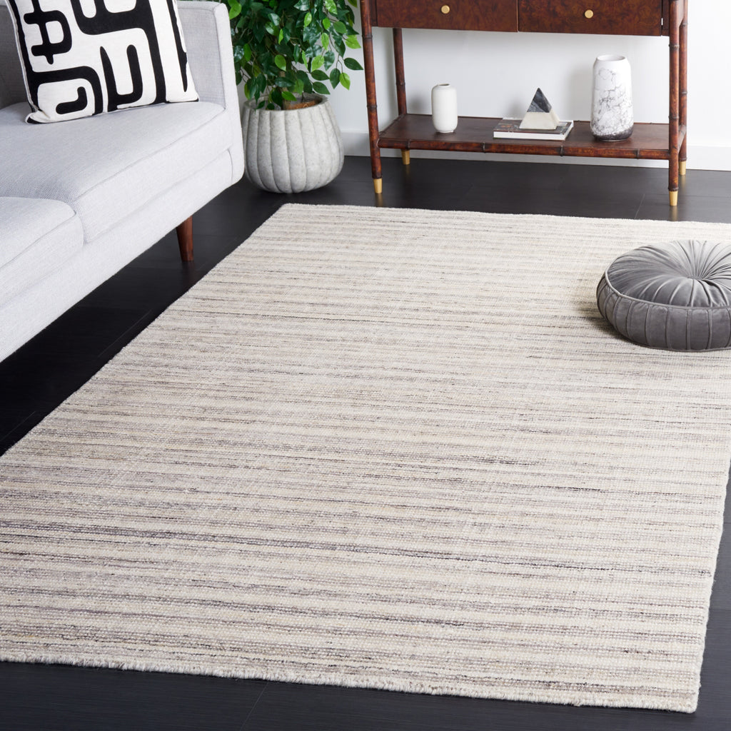 Safavieh Mirage MIR462F Ivory / Grey Area Rug Room Scene Feature