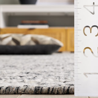 Safavieh Mirage MIR775F Grey / Black Area Rug Detail