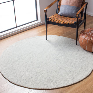 Safavieh Micro-loop MLP537F Light Grey / Ivory Area Rug Room Scene
