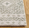 Safavieh Micro-loop MLP803G Silver / Ivory Area Rug Detail