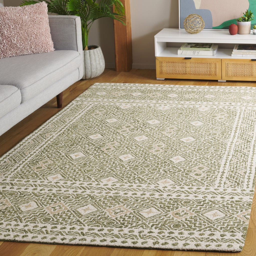 Safavieh Micro-loop MLP803Y Green / Ivory Area Rug Room Scene Feature