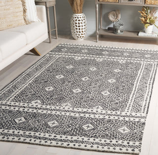 Safavieh Micro-loop MLP803Z Black / Ivory Area Rug Room Scene Feature