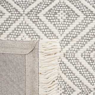 Safavieh Marbella MRB206A Ivory / Grey Area Rug Backing