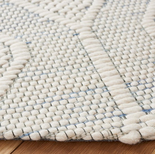 Safavieh Marbella MRB428M Ivory / Blue Area Rug Detail