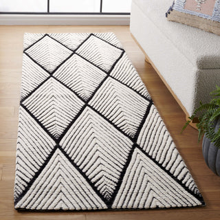 Safavieh Marbella MRB454Z Black / Ivory Area Rug Room Scene